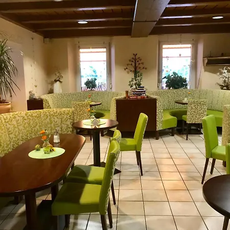 Moselterrasse Hotel 3*