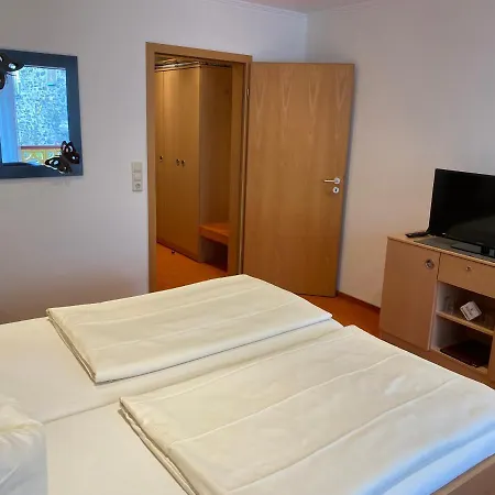 Moselterrasse 3* Ediger-Eller