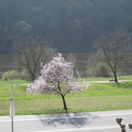 Moselterrasse 3* Ediger-Eller