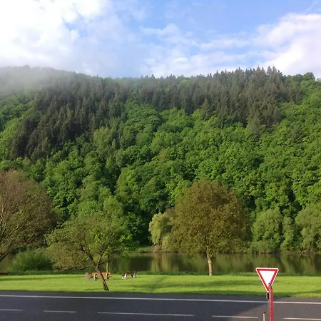 Moselterrasse 3* Ediger-Eller