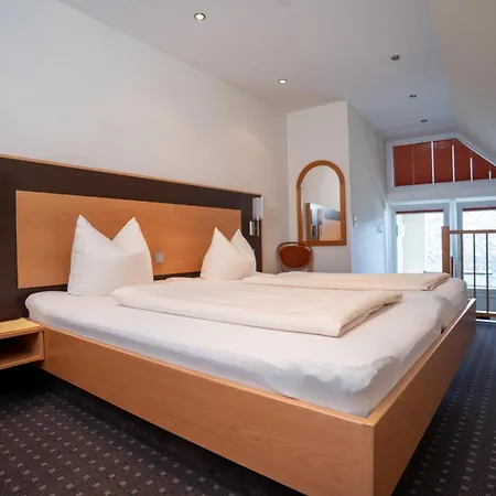 Moselterrasse Hotel 3*