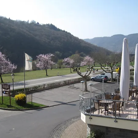 Moselterrasse Ediger-Eller