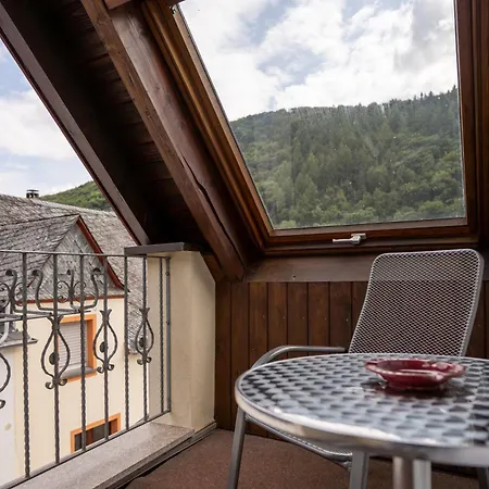 Otel Moselterrasse 3*