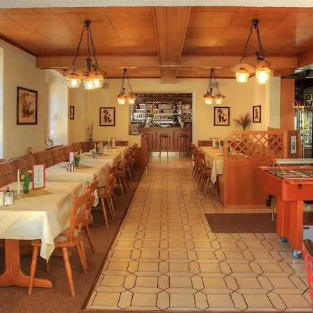 Szálloda & Café Moselterrasse Ediger-Eller