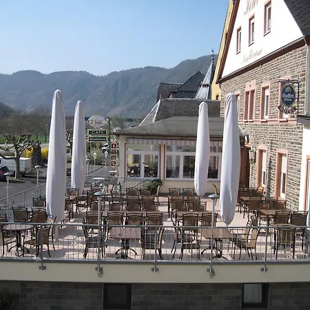 Szálloda & Café Moselterrasse Ediger-Eller